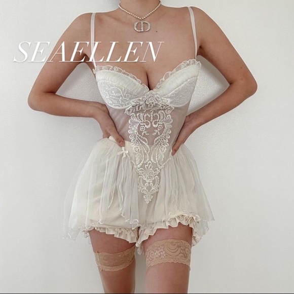 ⭐️ Vintage 1950’s Vassarette Lace Paisley & Floral Nightgown and Overcoat Set - Picture 12 of 12